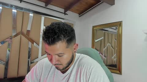 Snapshot of mr_mikee_ chatting on 01-30-25, 03:00 MIKEE online show from 01-30-25, 03:00