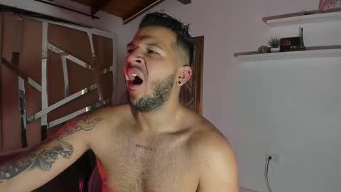 Snapshot of mr_mikee_ chatting on 01-31-25, 03:09 MIKEE online show from 01-31-25, 03:09