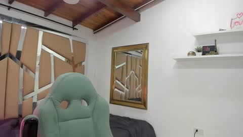 Snapshot of mr_mikee_ chatting on 02-03-25, 03:20 MIKEE online show from 02-03-25, 03:20