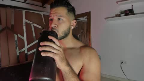 Snapshot of mr_mikee_ chatting on 02-06-25, 03:06 MIKEE online show from 02-06-25, 03:06