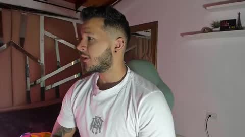 Snapshot of mr_mikee_ chatting on 02-18-25, 03:10 MIKEE online show from 02-18-25, 03:10