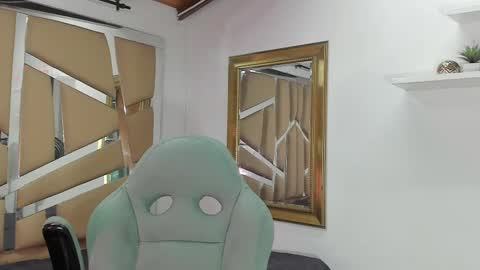 Snapshot of mr_mikee_ chatting on 02-21-25, 03:01 MIKEE online show from 02-21-25, 03:01