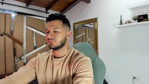 Snapshot of mr_mikee_ chatting on 02-24-25, 03:02 MIKEE online show from 02-24-25, 03:02