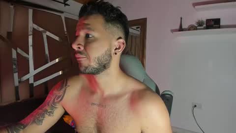 Snapshot of mr_mikee_ chatting on 03-02-25, 03:13 MIKEE online show from 03-02-25, 03:13