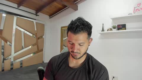 Snapshot of mr_mikee_ chatting on 03-04-25, 03:00 MIKEE online show from 03-04-25, 03:00