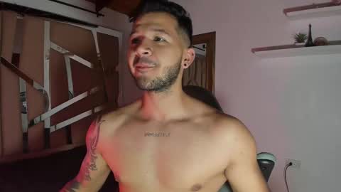 Snapshot of mr_mikee_ chatting on 03-11-25, 03:05 MIKEE online show from 03-11-25, 03:05