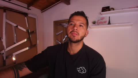 Snapshot of mr_mikee_ chatting on 09-11-25, 03:06 MIKEE online show from 09-11-25, 03:06