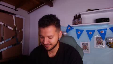 Snapshot of mr_mikee_ chatting on 10-02-25, 03:02 MIKEE online show from 10-02-25, 03:02