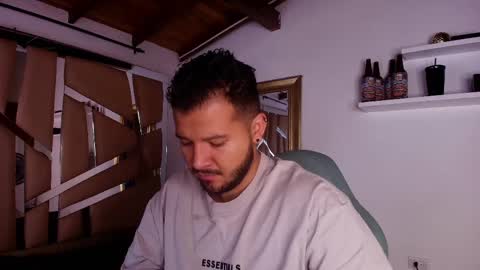 Snapshot of mr_mikee_ chatting on 10-08-25, 03:04 MIKEE online show from 10-08-25, 03:04