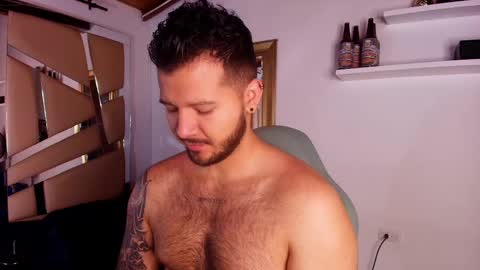 Snapshot of mr_mikee_ chatting on 10-11-25, 03:06 MIKEE online show from 10-11-25, 03:06