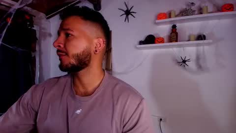 Snapshot of mr_mikee_ chatting on 10-23-25, 03:06 MIKEE online show from 10-23-25, 03:06