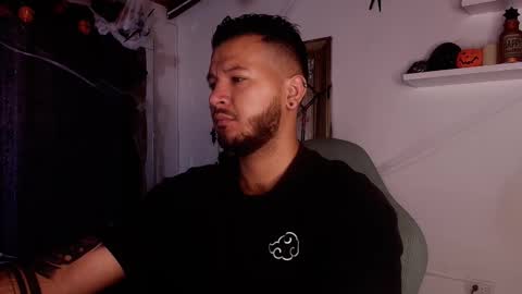 Snapshot of mr_mikee_ chatting on 10-26-25, 03:12 MIKEE online show from 10-26-25, 03:12