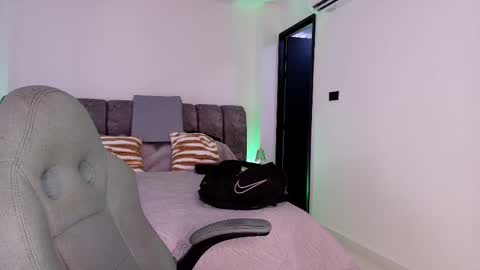 Snapshot of mr_mikee_ chatting on 11-13-25, 03:16 MIKEE online show from 11-13-25, 03:16