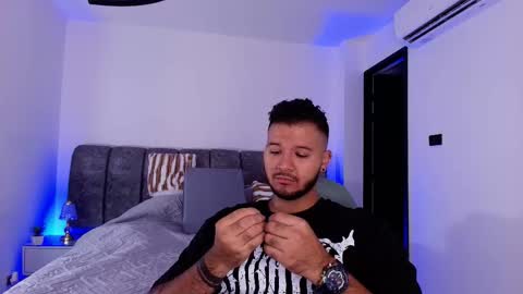 Snapshot of mr_mikee_ chatting on 11-27-25, 03:08 MIKEE online show from 11-27-25, 03:08