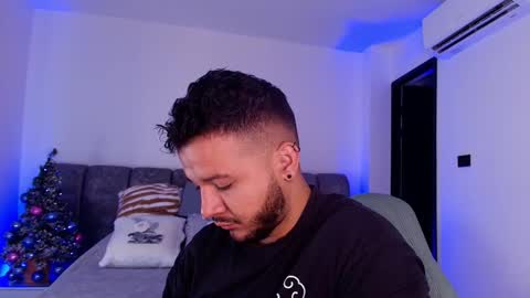 Snapshot of mr_mikee_ chatting on 11-30-25, 03:10 MIKEE online show from 11-30-25, 03:10