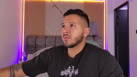 Snapshot of mr_mikee_ chatting on 05-05-26, 03:14 MIKEE online show from 05-05-26, 03:14