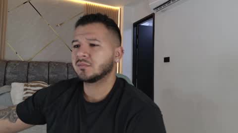 Snapshot of mr_mikee_ chatting on 05-12-26, 03:03 MIKEE online show from 05-12-26, 03:03