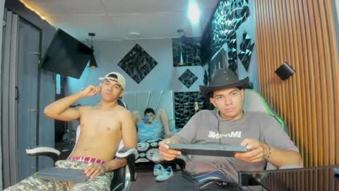 mr_mois online show from 05-30-26, 06:54