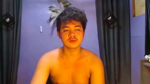 Snapshot of mr_olivercummerx chatting on 11-13-25, 02:49 mr_olivercummerx online show from 11-13-25, 02:49