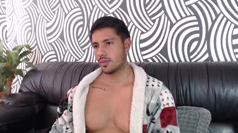 AARON online show from 12-06-24, 12:16