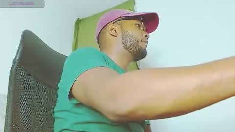 Snapshot of mr_santos01 chatting on 01-12-26, 06:29 Santos online show from 01-12-26, 06:29