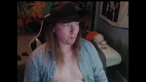 Snapshot of mr_strawberry chatting on 09-28-25, 03:45 mr_strawberry online show from 09-28-25, 03:45