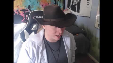 Snapshot of mr_strawberry chatting on 12-20-25, 05:42 mr_strawberry online show from 12-20-25, 05:42