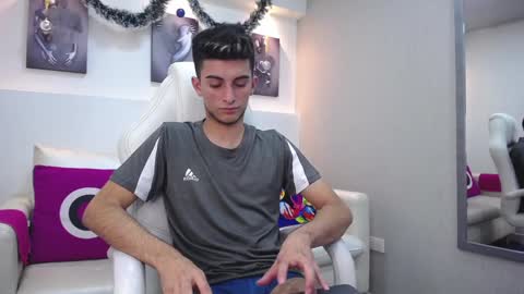 Snapshot of mr_williseo chatting on 12-17-24, 11:38 williseo online show from 12-17-24, 11:38