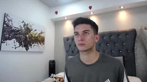 Snapshot of mr_williseo chatting on 03-02-25, 07:12 williseo online show from 03-02-25, 07:12