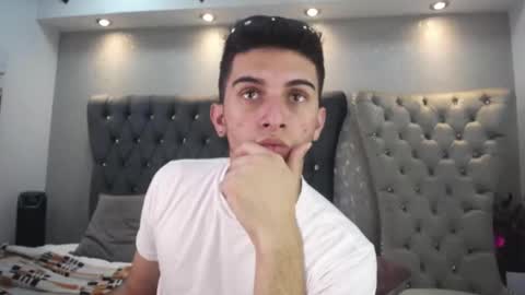 Snapshot of mr_williseo chatting on 03-03-25, 10:20 williseo online show from 03-03-25, 10:20