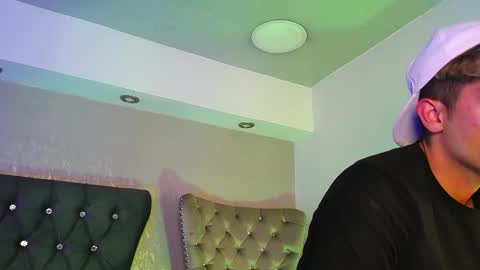 Snapshot of mr_williseo chatting on 09-20-25, 03:29 williseo online show from 09-20-25, 03:29