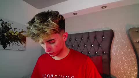 Snapshot of mr_williseo chatting on 09-27-25, 03:00 williseo online show from 09-27-25, 03:00