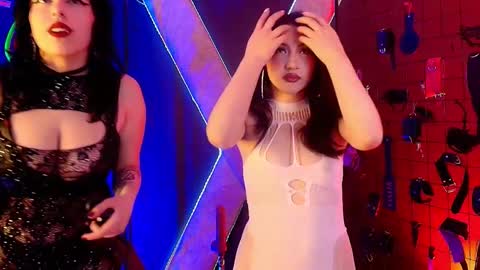 Snapshot of mranii_queen_bdsm_ chatting on 11-27-25, 03:08 mranii_queen_bdsm_ online show from 11-27-25, 03:08