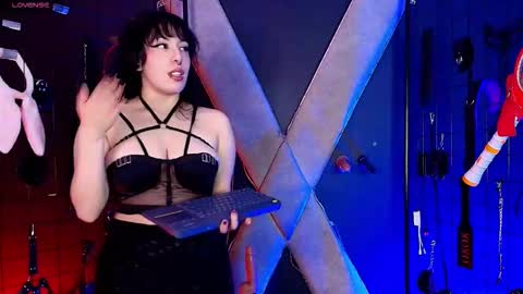 Snapshot of mranii_queen_bdsm_ chatting on 12-04-25, 03:49 mranii_queen_bdsm_ online show from 12-04-25, 03:49