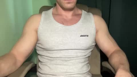 Snapshot of mrbiceps_23 chatting on 12-17-24, 08:34 Mrbiceps23 online show from 12-17-24, 08:34