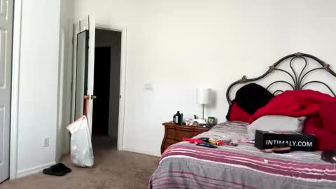 MrBigDThomas online show from 10-24-25, 01:29