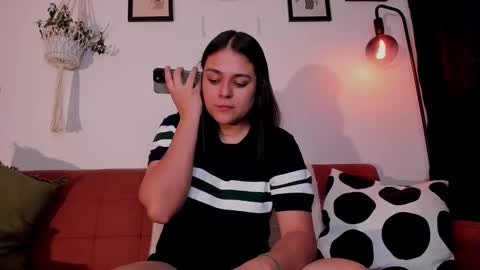 Snapshot of mrbuu_ chatting on 02-17-26, 11:00 Laura online show from 02-17-26, 11:00