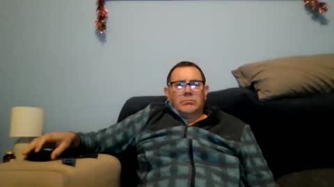 Snapshot of mrcaruso chatting on 12-22-25, 07:44 Mrcaruso online show from 12-22-25, 07:44