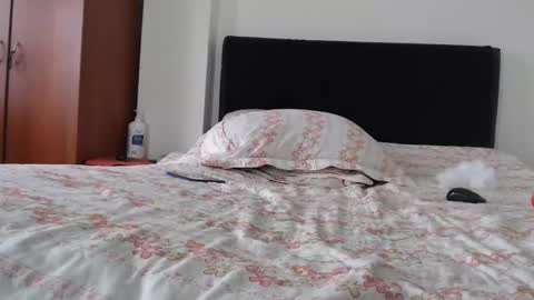 mrcock_col online show from 09-18-25, 06:43