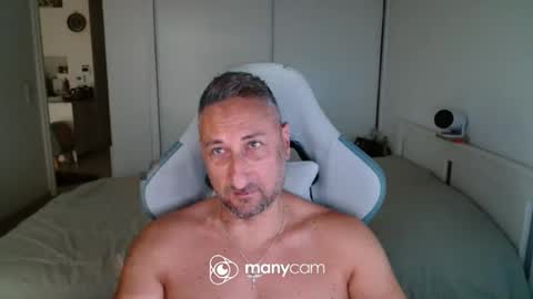 Snapshot of mrdr000 chatting on 06-25-26, 05:34 mrdr000 online show from 06-25-26, 05:34
