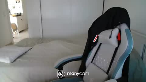 Snapshot of mrdr000 chatting on 07-26-26, 12:34 mrdr000 online show from 07-26-26, 12:34