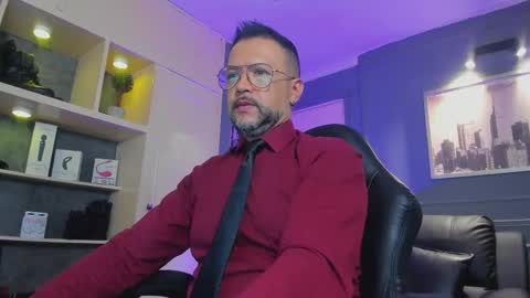 Snapshot of mrfrank_tattoo chatting on 12-17-25, 11:38 MrFrank. online show from 12-17-25, 11:38