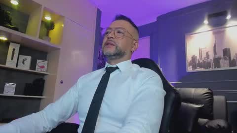 Snapshot of mrfrank_tattoo chatting on 12-19-25, 11:17 MrFrank. online show from 12-19-25, 11:17
