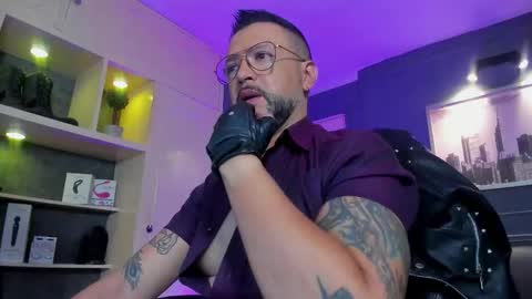 Snapshot of mrfrank_tattoo chatting on 02-01-26, 10:36 MrFrank. online show from 02-01-26, 10:36