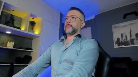 Snapshot of mrfrank_tattoo chatting on 02-25-26, 10:36 MrFrank. online show from 02-25-26, 10:36