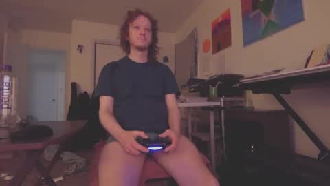 Snapshot of mrgoldtouch chatting on 05-17-26, 05:38 Ian online show from 05-17-26, 05:38