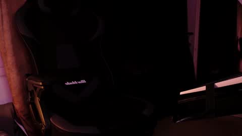 Snapshot of mrj9921 chatting on 12-13-24, 12:39 Juan online show from 12-13-24, 12:39