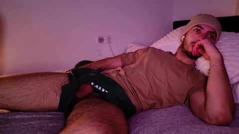 Snapshot of mrj9921 chatting on 02-18-25, 08:49 Juan online show from 02-18-25, 08:49