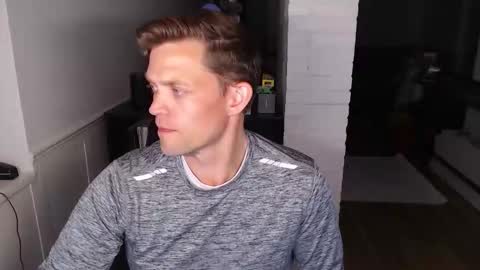 Snapshot of mrkenridge chatting on 10-24-25, 03:14 mrkenridge online show from 10-24-25, 03:14