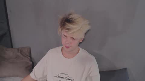 Snapshot of mrleopardick chatting on 12-03-24, 08:39 mr leo online show from 12-03-24, 08:39